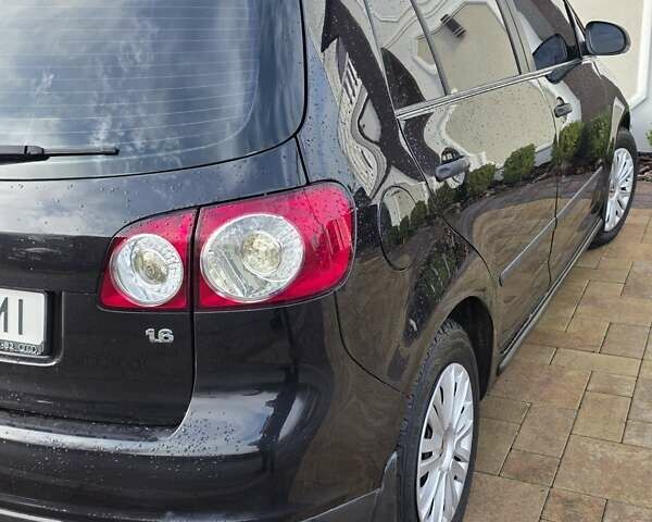 Черный Фольксваген Гольф Плюс, объемом двигателя 1.6 л и пробегом 150 тыс. км за 6200 $, фото 2 на Automoto.ua