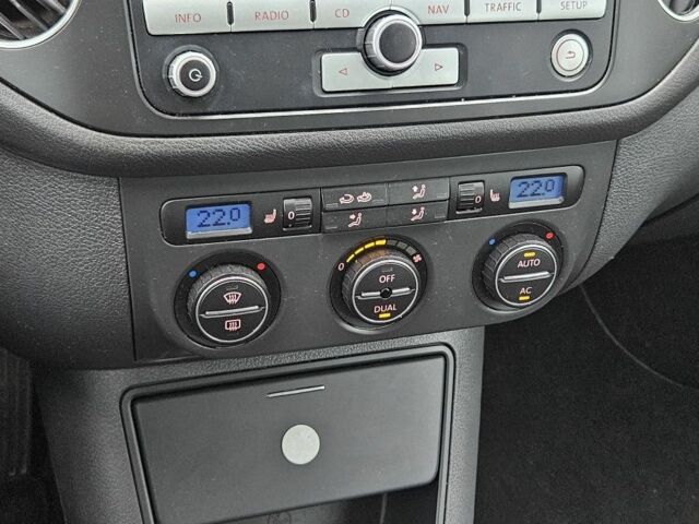 Черный Фольксваген Гольф Плюс, объемом двигателя 1.4 л и пробегом 150 тыс. км за 6500 $, фото 6 на Automoto.ua