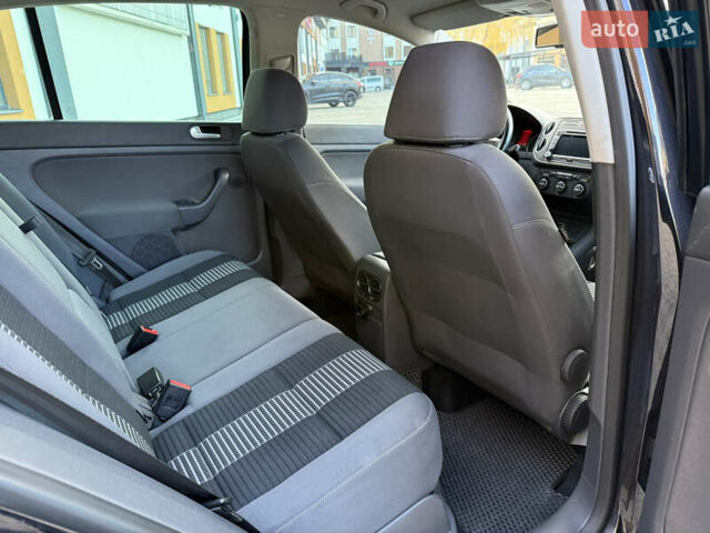 Чорний Фольксваген Golf Plus, об'ємом двигуна 2 л та пробігом 240 тис. км за 7450 $, фото 39 на Automoto.ua