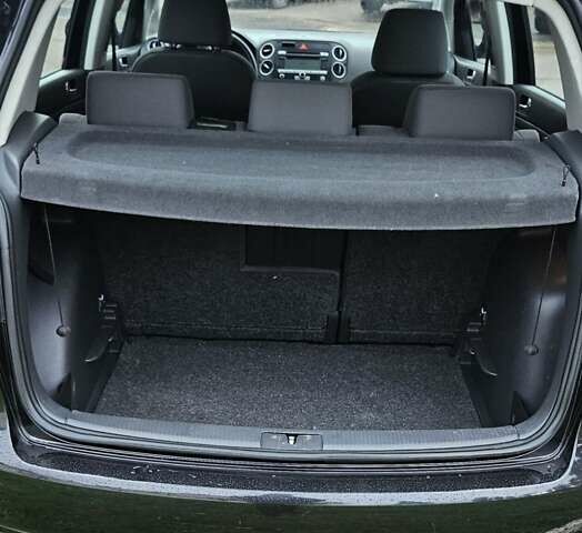 Черный Фольксваген Гольф Плюс, объемом двигателя 1.39 л и пробегом 150 тыс. км за 6300 $, фото 1 на Automoto.ua