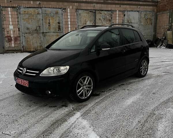 Черный Фольксваген Гольф Плюс, объемом двигателя 1.4 л и пробегом 165 тыс. км за 6800 $, фото 7 на Automoto.ua