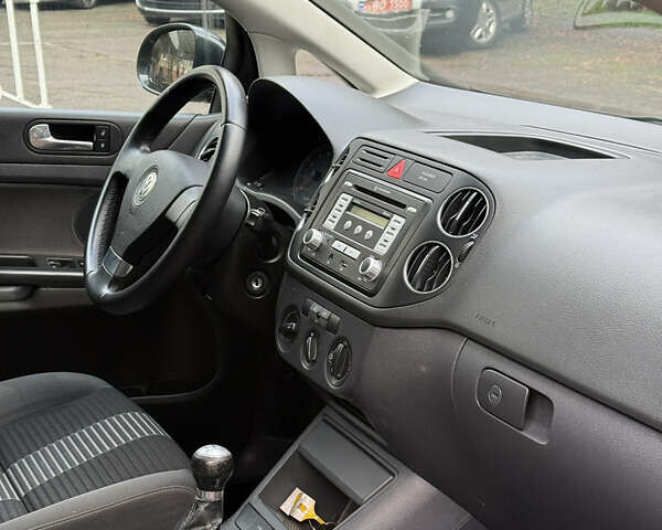 Черный Фольксваген Гольф Плюс, объемом двигателя 1.4 л и пробегом 238 тыс. км за 6200 $, фото 9 на Automoto.ua