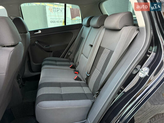 Черный Фольксваген Гольф Плюс, объемом двигателя 2 л и пробегом 240 тыс. км за 7350 $, фото 32 на Automoto.ua