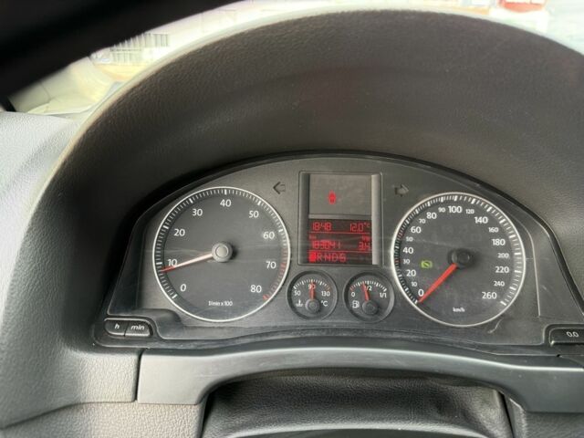 Черный Фольксваген Гольф Плюс, объемом двигателя 1.6 л и пробегом 183 тыс. км за 5950 $, фото 21 на Automoto.ua