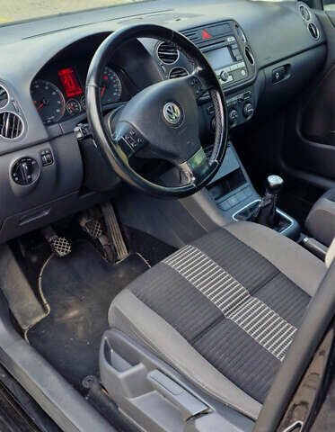 Черный Фольксваген Гольф Плюс, объемом двигателя 1.4 л и пробегом 199 тыс. км за 4250 $, фото 10 на Automoto.ua