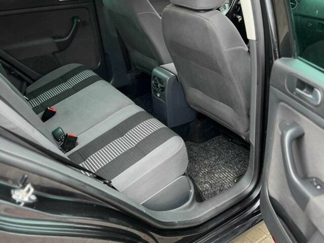 Черный Фольксваген Гольф Плюс, объемом двигателя 1.6 л и пробегом 206 тыс. км за 6499 $, фото 10 на Automoto.ua