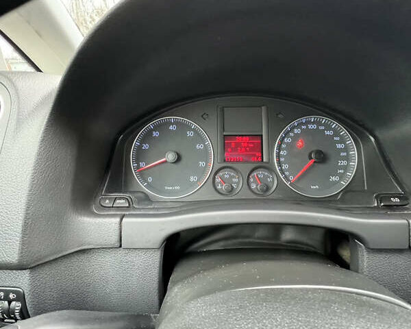 Черный Фольксваген Гольф Плюс, объемом двигателя 1.6 л и пробегом 173 тыс. км за 6750 $, фото 26 на Automoto.ua