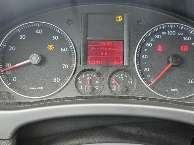 Черный Фольксваген Гольф Плюс, объемом двигателя 1.4 л и пробегом 150 тыс. км за 6500 $, фото 8 на Automoto.ua