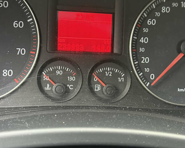 Черный Фольксваген Гольф Плюс, объемом двигателя 1.4 л и пробегом 238 тыс. км за 6200 $, фото 16 на Automoto.ua