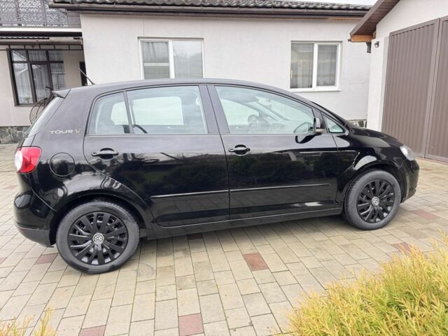 Черный Фольксваген Гольф Плюс, объемом двигателя 1.4 л и пробегом 222 тыс. км за 5999 $, фото 4 на Automoto.ua