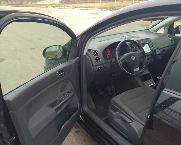 Черный Фольксваген Гольф Плюс, объемом двигателя 1.4 л и пробегом 262 тыс. км за 6700 $, фото 16 на Automoto.ua