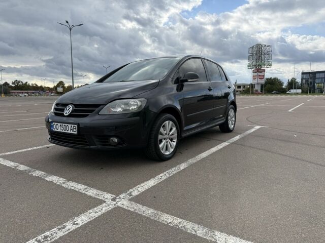 Черный Фольксваген Гольф Плюс, объемом двигателя 1.6 л и пробегом 183 тыс. км за 5950 $, фото 2 на Automoto.ua