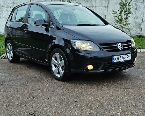 Черный Фольксваген Гольф Плюс, объемом двигателя 1.39 л и пробегом 150 тыс. км за 6300 $, фото 4 на Automoto.ua