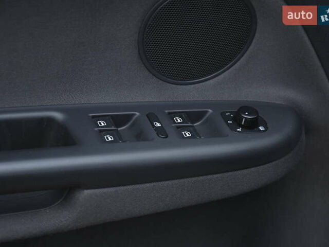 Черный Фольксваген Гольф Плюс, объемом двигателя 1.39 л и пробегом 230 тыс. км за 7999 $, фото 15 на Automoto.ua