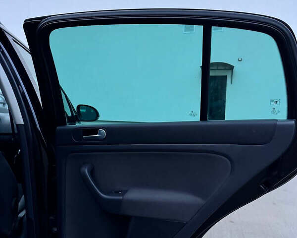 Черный Фольксваген Гольф Плюс, объемом двигателя 1.4 л и пробегом 181 тыс. км за 6400 $, фото 17 на Automoto.ua