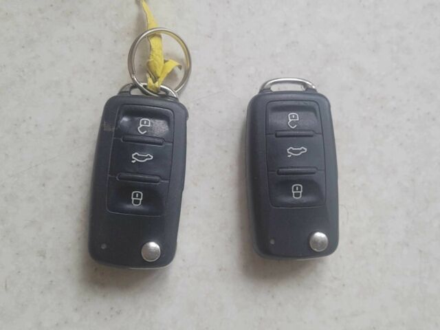 Черный Фольксваген Гольф Плюс, объемом двигателя 1.6 л и пробегом 206 тыс. км за 6499 $, фото 16 на Automoto.ua