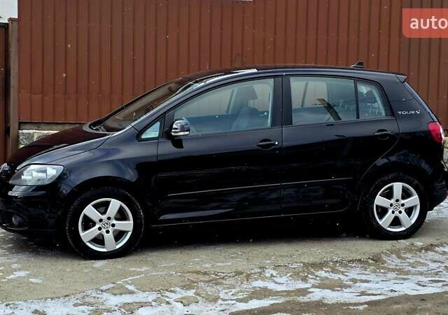 Черный Фольксваген Гольф Плюс, объемом двигателя 1.6 л и пробегом 233 тыс. км за 8699 $, фото 31 на Automoto.ua