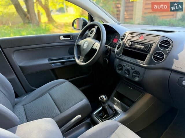 Чорний Фольксваген Golf Plus, об'ємом двигуна 1.4 л та пробігом 207 тис. км за 6950 $, фото 36 на Automoto.ua