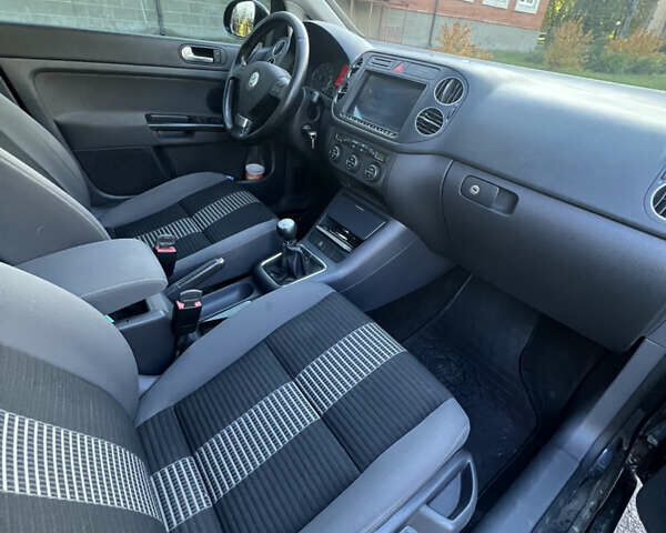 Черный Фольксваген Гольф Плюс, объемом двигателя 1.39 л и пробегом 206 тыс. км за 6800 $, фото 20 на Automoto.ua