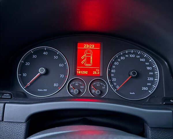 Черный Фольксваген Гольф Плюс, объемом двигателя 1.4 л и пробегом 181 тыс. км за 6400 $, фото 12 на Automoto.ua