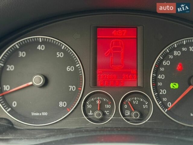 Черный Фольксваген Гольф Плюс, объемом двигателя 1.6 л и пробегом 187 тыс. км за 7650 $, фото 60 на Automoto.ua