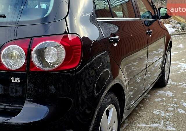 Черный Фольксваген Гольф Плюс, объемом двигателя 1.6 л и пробегом 233 тыс. км за 8699 $, фото 21 на Automoto.ua