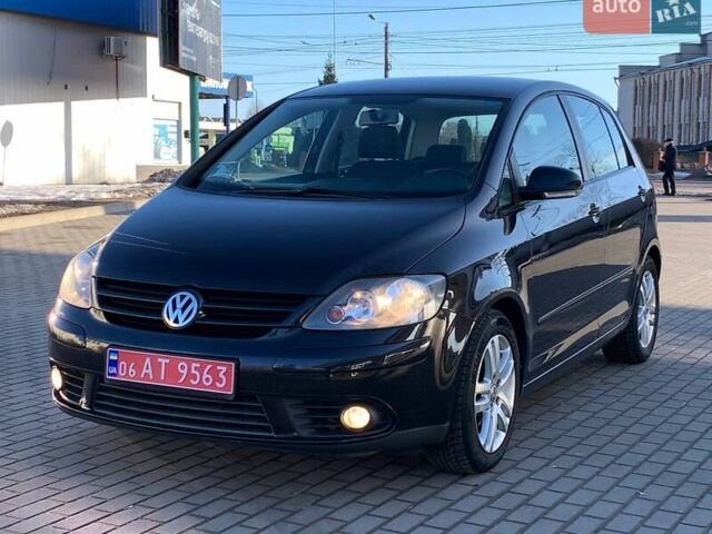Черный Фольксваген Гольф Плюс, объемом двигателя 1.6 л и пробегом 190 тыс. км за 7300 $, фото 2 на Automoto.ua