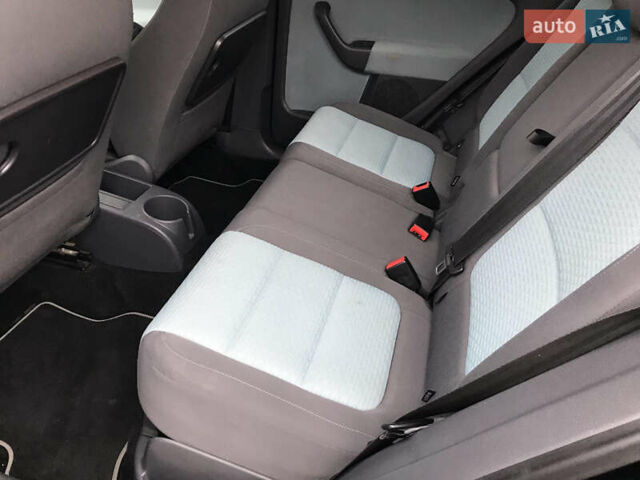 Черный Фольксваген Гольф Плюс, объемом двигателя 1.6 л и пробегом 260 тыс. км за 8300 $, фото 13 на Automoto.ua