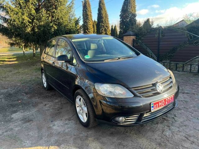 Черный Фольксваген Гольф Плюс, объемом двигателя 1.6 л и пробегом 186 тыс. км за 5700 $, фото 6 на Automoto.ua