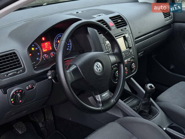 Черный Фольксваген Гольф Плюс, объемом двигателя 1.4 л и пробегом 220 тыс. км за 6290 $, фото 12 на Automoto.ua