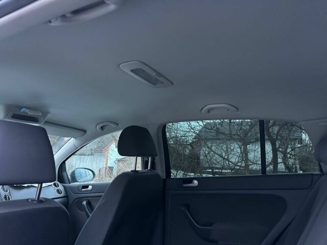 Черный Фольксваген Гольф Плюс, объемом двигателя 1.4 л и пробегом 250 тыс. км за 2050 $, фото 12 на Automoto.ua