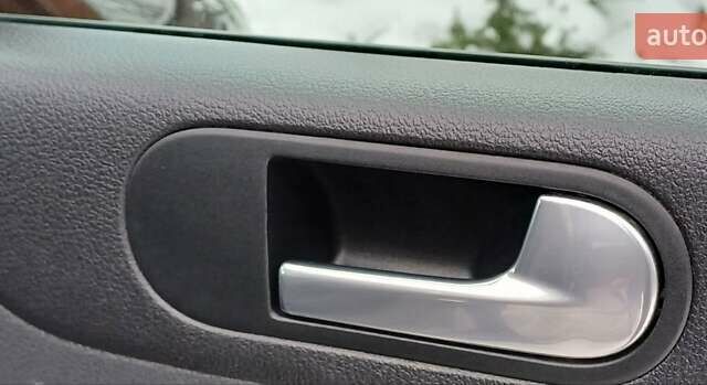 Чорний Фольксваген Golf Plus, об'ємом двигуна 1.9 л та пробігом 274 тис. км за 7450 $, фото 76 на Automoto.ua