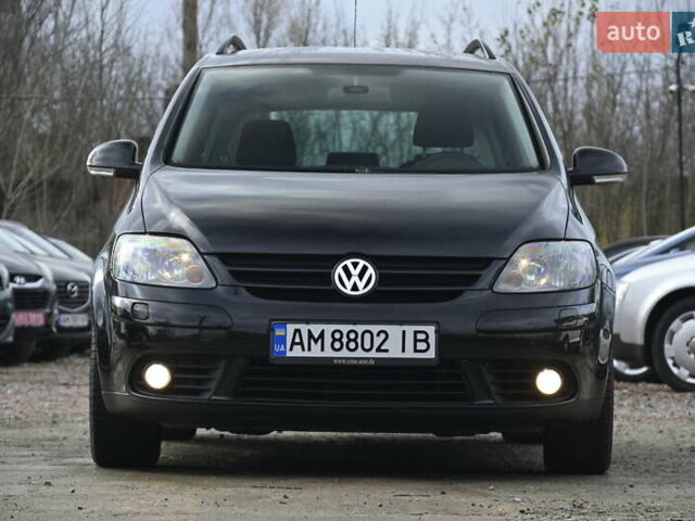 Черный Фольксваген Гольф Плюс, объемом двигателя 1.39 л и пробегом 230 тыс. км за 7999 $, фото 3 на Automoto.ua