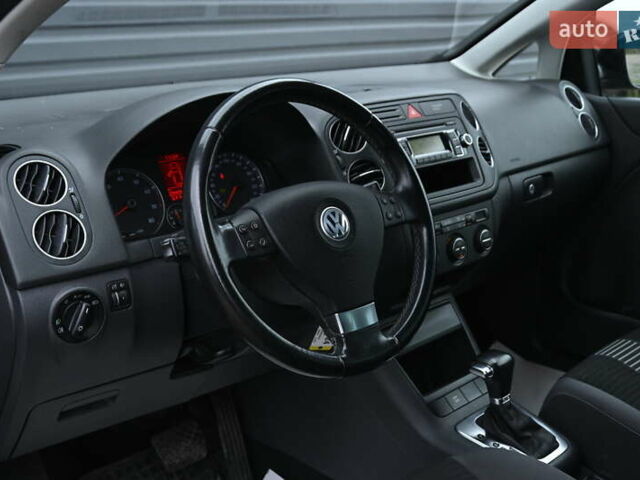 Черный Фольксваген Гольф Плюс, объемом двигателя 1.39 л и пробегом 230 тыс. км за 7999 $, фото 17 на Automoto.ua