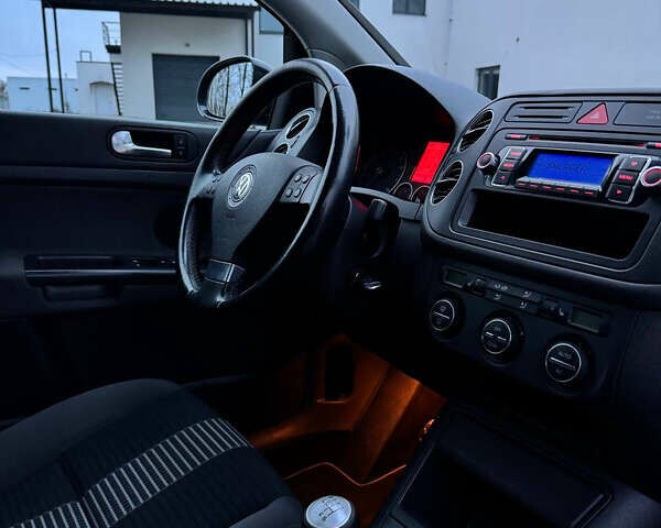 Черный Фольксваген Гольф Плюс, объемом двигателя 1.4 л и пробегом 181 тыс. км за 6400 $, фото 20 на Automoto.ua