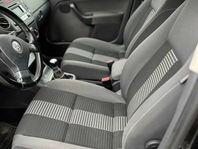 Черный Фольксваген Гольф Плюс, объемом двигателя 1.6 л и пробегом 206 тыс. км за 6499 $, фото 11 на Automoto.ua