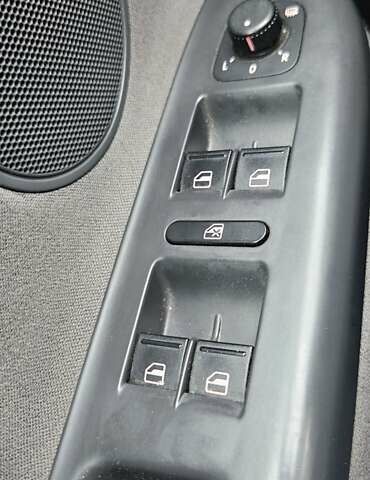 Черный Фольксваген Гольф Плюс, объемом двигателя 1.39 л и пробегом 150 тыс. км за 6300 $, фото 15 на Automoto.ua