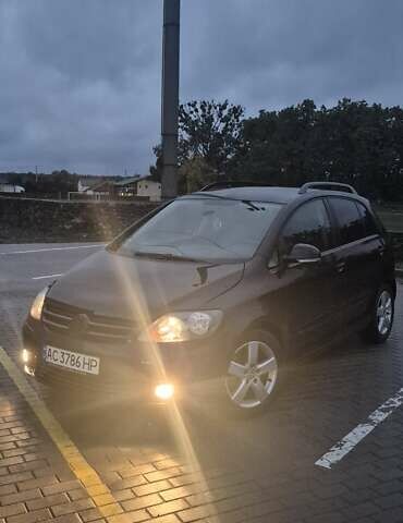 Черный Фольксваген Гольф Плюс, объемом двигателя 1.39 л и пробегом 206 тыс. км за 6700 $, фото 3 на Automoto.ua