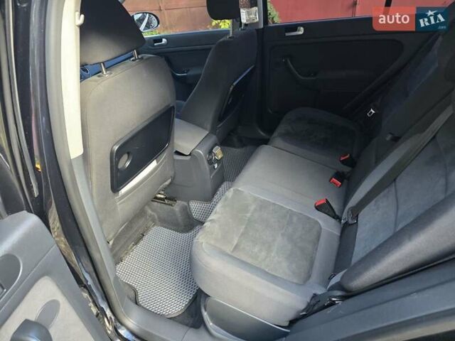 Черный Фольксваген Гольф Плюс, объемом двигателя 1.4 л и пробегом 154 тыс. км за 10000 $, фото 10 на Automoto.ua