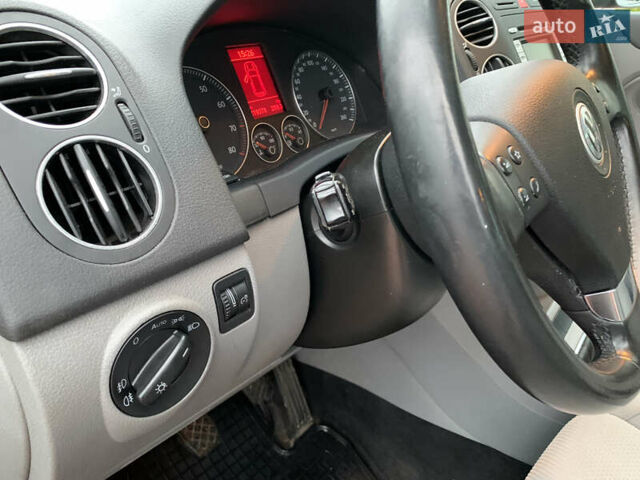 Черный Фольксваген Гольф Плюс, объемом двигателя 1.4 л и пробегом 218 тыс. км за 6700 $, фото 14 на Automoto.ua