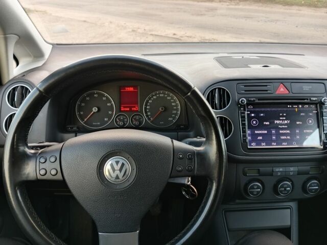 Черный Фольксваген Гольф Плюс, объемом двигателя 1.4 л и пробегом 262 тыс. км за 5900 $, фото 6 на Automoto.ua