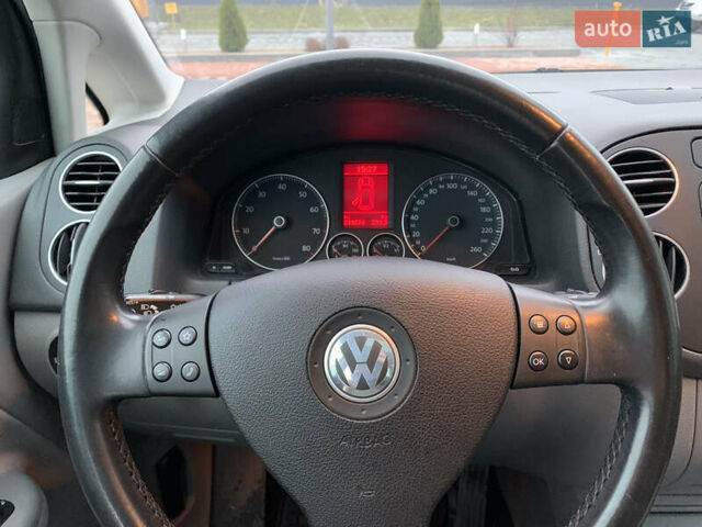 Черный Фольксваген Гольф Плюс, объемом двигателя 1.4 л и пробегом 218 тыс. км за 6700 $, фото 20 на Automoto.ua