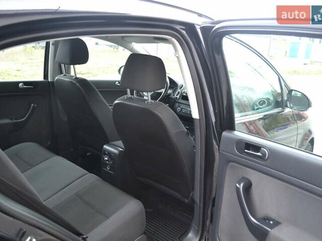 Черный Фольксваген Гольф Плюс, объемом двигателя 1.6 л и пробегом 190 тыс. км за 8550 $, фото 28 на Automoto.ua