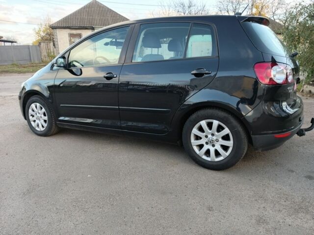 Черный Фольксваген Гольф Плюс, объемом двигателя 1.4 л и пробегом 262 тыс. км за 5900 $, фото 1 на Automoto.ua