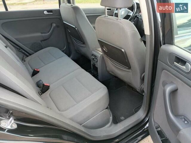 Черный Фольксваген Гольф Плюс, объемом двигателя 1.4 л и пробегом 262 тыс. км за 5900 $, фото 14 на Automoto.ua