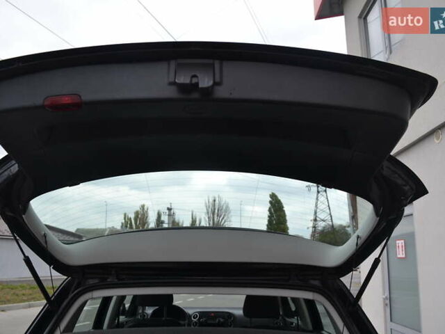 Черный Фольксваген Гольф Плюс, объемом двигателя 1.6 л и пробегом 190 тыс. км за 8550 $, фото 24 на Automoto.ua