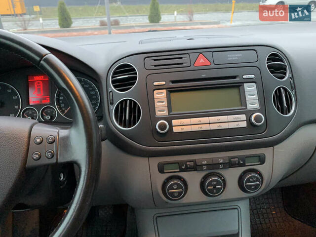 Черный Фольксваген Гольф Плюс, объемом двигателя 1.4 л и пробегом 218 тыс. км за 6700 $, фото 19 на Automoto.ua