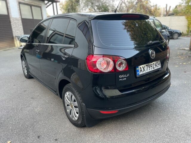 Черный Фольксваген Гольф Плюс, объемом двигателя 1.6 л и пробегом 170 тыс. км за 7700 $, фото 6 на Automoto.ua
