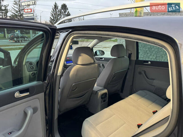 Черный Фольксваген Гольф Плюс, объемом двигателя 1.4 л и пробегом 218 тыс. км за 6250 $, фото 20 на Automoto.ua