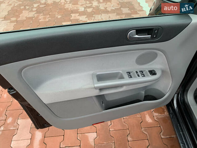 Черный Фольксваген Гольф Плюс, объемом двигателя 1.4 л и пробегом 218 тыс. км за 6700 $, фото 13 на Automoto.ua